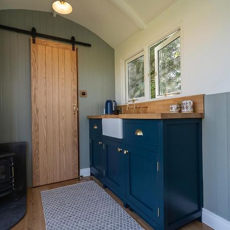 Bannfield Shepherds Hut Ballymoney Exterior photo
